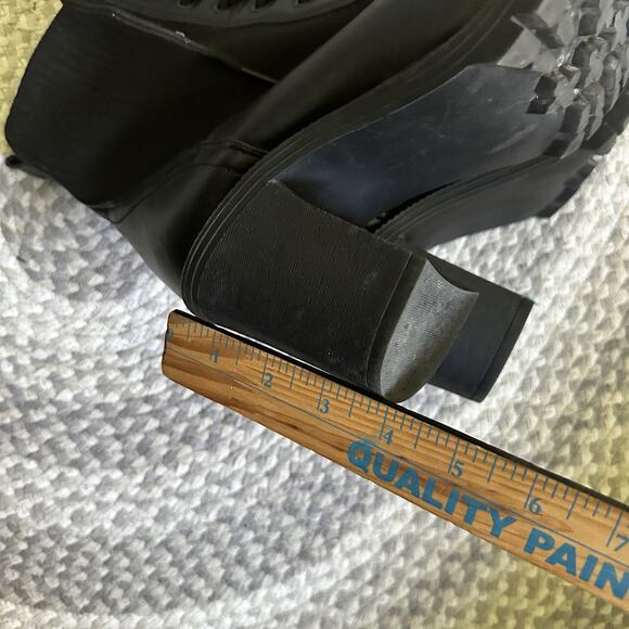 Torrid Womens Black Chunky Zip Ankle Lug Heel Leather Combat Bootie 10ww Wide - Picture 10 of 10